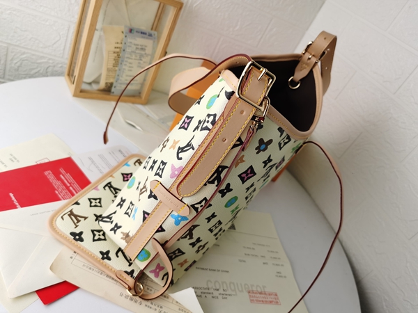 ルイヴィトンバッグ素材ディテール